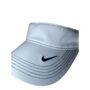 NWT Nike Dri-Fit Swoosh Golf Visor Adjustable White Adult Unisex 429466-100